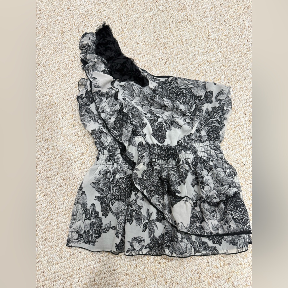 Studio Y Black and White Floral Top